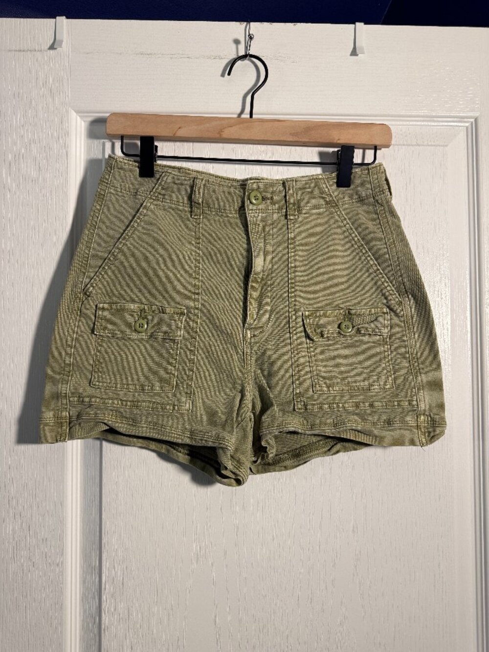 GUC - American Eagle - Olive Green - Highest Rise 90s Boyfriend Shorts - Size 6